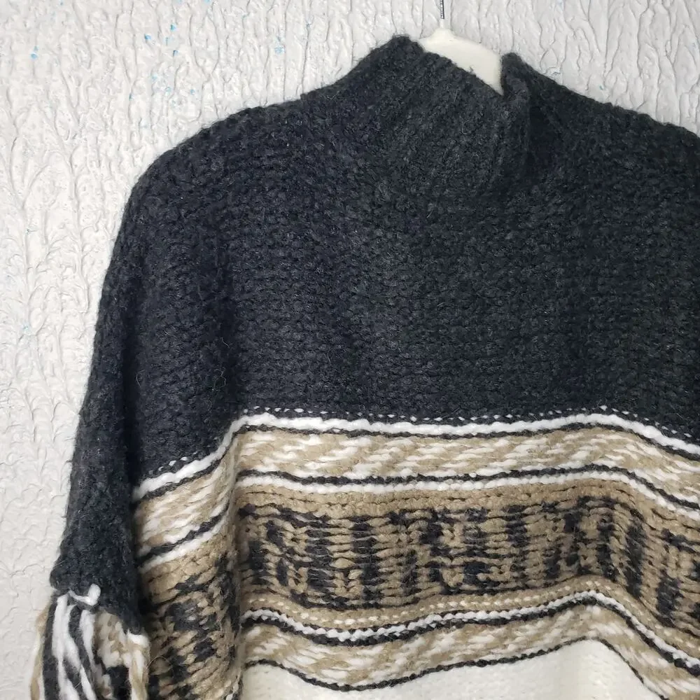 Free People Poncho Labyrinth Knit Acrylic Wool Angora Womens Sz XS S Fringe